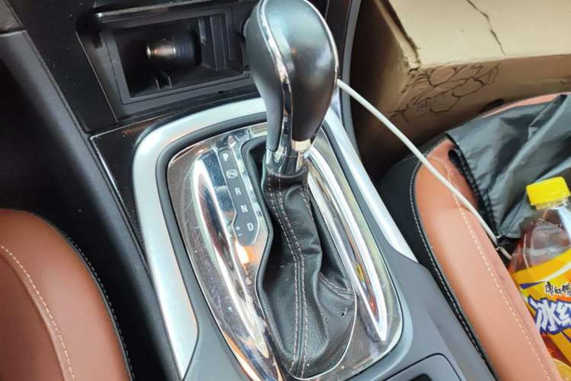 Used Buick Regal 2015 1.6T Elite Tech Model Gear Lever