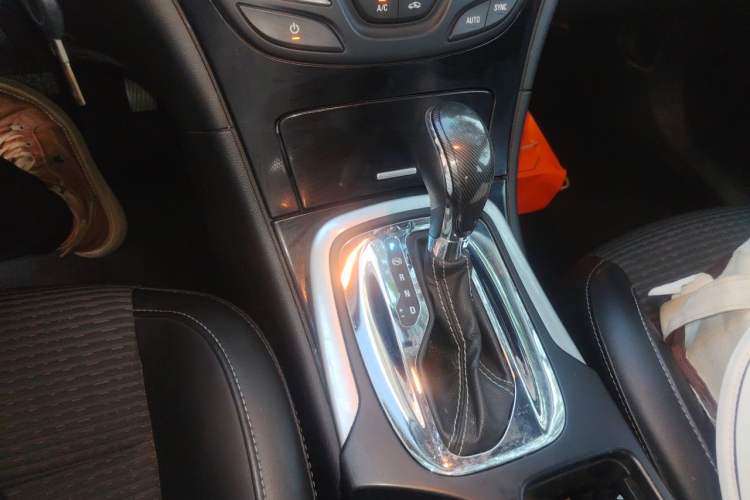 Used Buick Regal 2015 1.6T Leading Technology Model Gear Lever