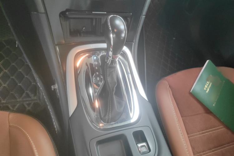 Used Buick Regal 2015 1.6T Elite Tech Model Gear Lever