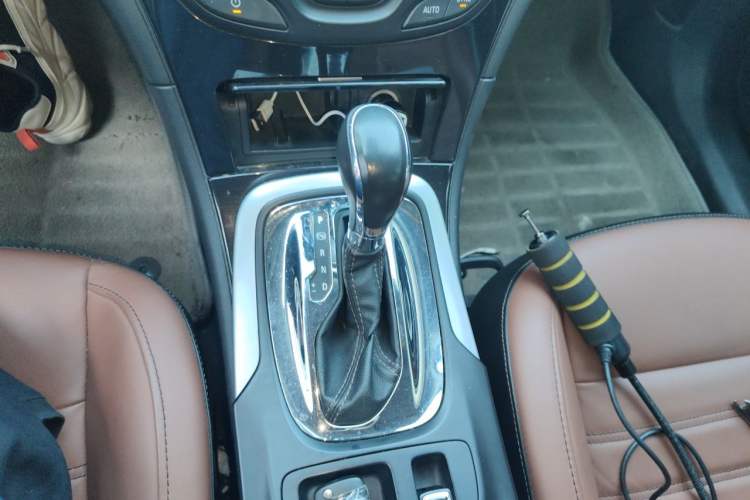 Used Buick Regal 2015 GS 2.0T Grand Sport Edition Gear Lever