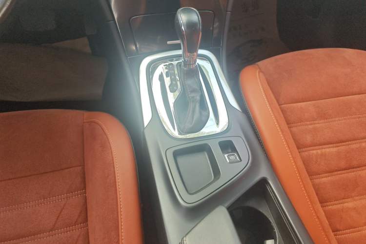 Used Buick Regal 2015 1.6T Elite Tech Model Gear Lever
