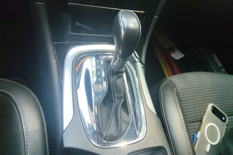 Used Buick Regal 2015 1.6T Leading Technology Model Gear Lever