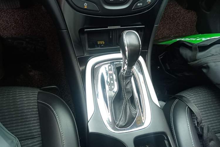 Used Buick Regal 2015 1.6T Leading Technology Model Gear Lever