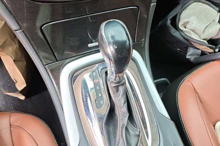Used Buick Regal 2015 GS 2.0T Grand Sport Edition Gear Lever