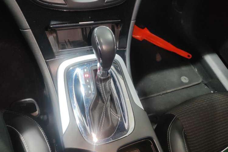 Used Buick Regal 2015 1.6T Leading Technology Model Gear Lever