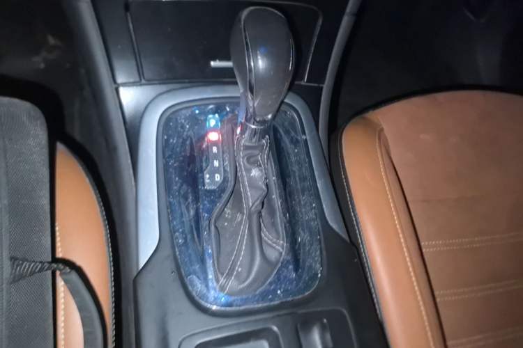 Used Buick Regal 2015 1.6T Elite Tech Model Gear Lever