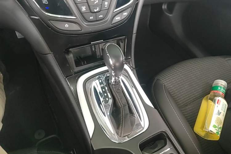 Used Buick Regal 2015 1.6T Leading Technology Model Gear Lever