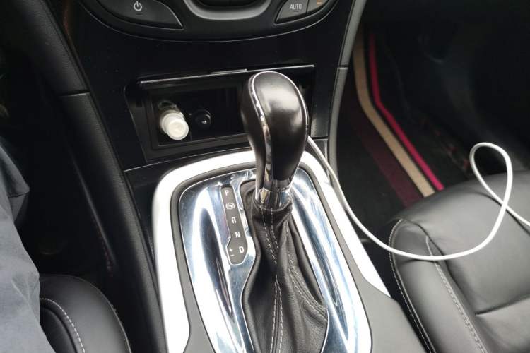 Used Buick Regal 2015 1.6T Fashion Tech Model Gear Lever