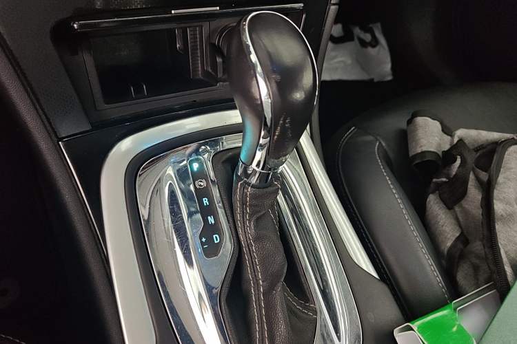 Used Buick Regal 2015 1.6T Leading Technology Model Gear Lever