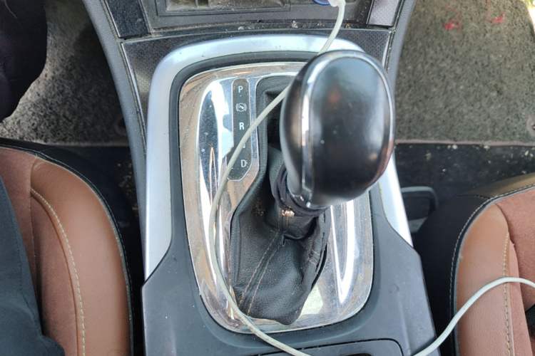Used Buick Regal 2015 1.6T Elite Tech Model Gear Lever