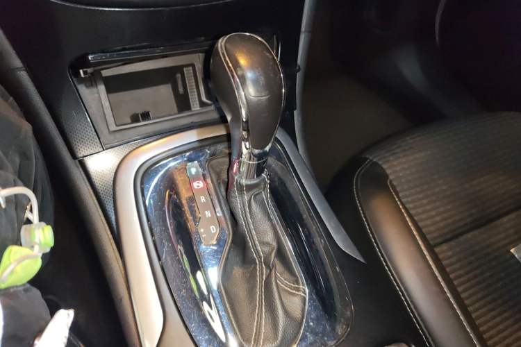 Used Buick Regal 2015 1.6T Leading Technology Model Gear Lever