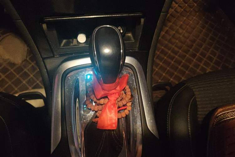 Used Buick Regal 2015 1.6T Fashion Tech Model Gear Lever