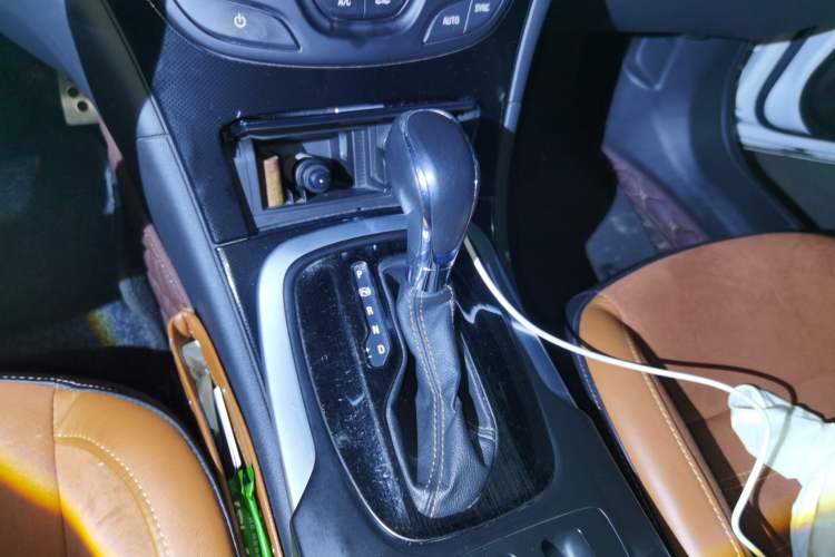 Used Buick Regal 2015 1.6T Elite Tech Model Gear Lever