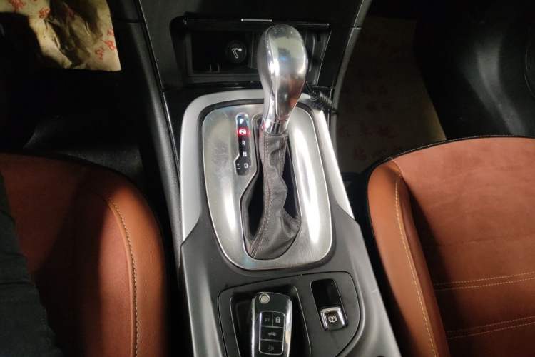 Used Buick Regal 2015 GS 2.0T Grand Sport Edition Gear Lever