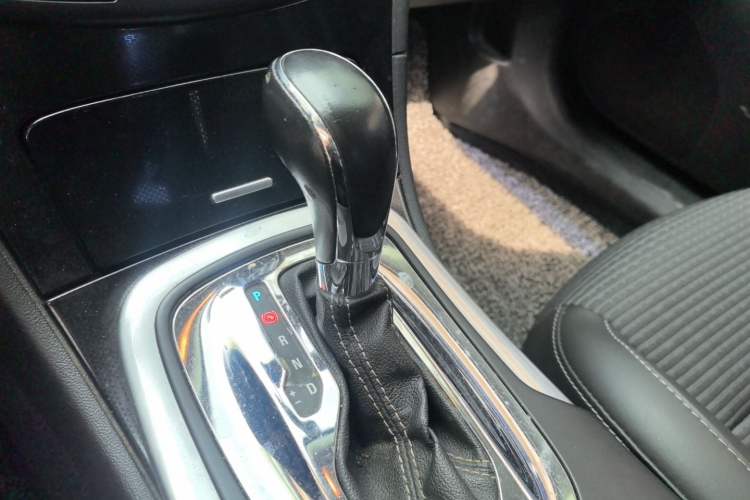 Used Buick Regal 2015 1.6T Leading Technology Model Gear Lever