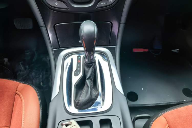 Used Buick Regal 2015 1.6T Elite Tech Model Gear Lever