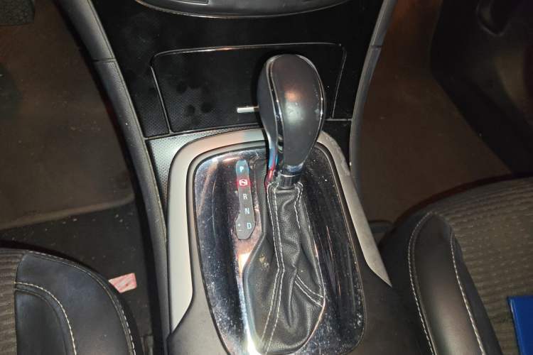 Used Buick Regal 2015 1.6T Leading Technology Model Gear Lever