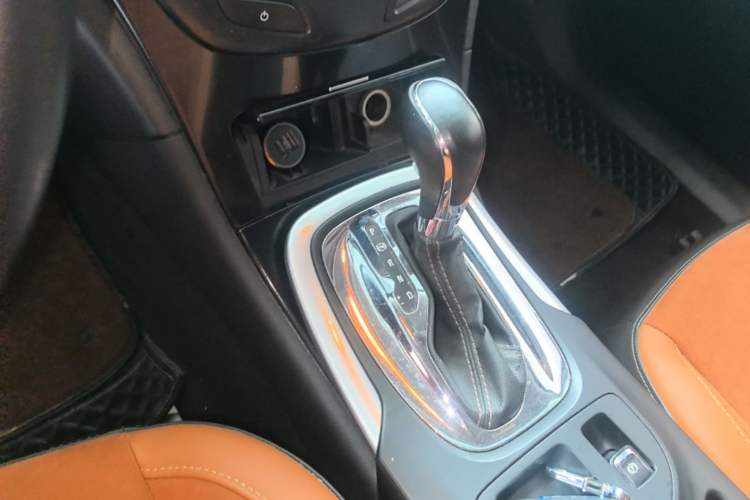 Used Buick Regal 2015 1.6T Elite Tech Model Gear Lever