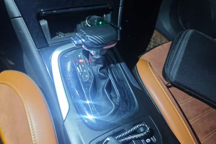 Used Buick Regal 2015 1.6T Elite Tech Model Gear Lever
