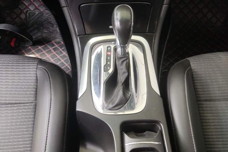 Used Buick Regal 2015 1.6T Leading Technology Model Gear Lever