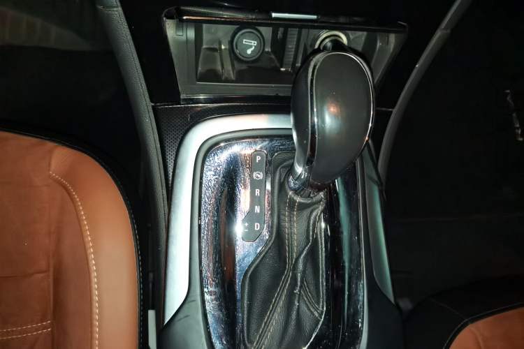 Used Buick Regal 2015 GS 2.0T Grand Sport Edition Gear Lever