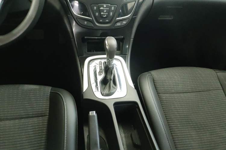 Used Buick Regal 2015 1.6T Leading Technology Model Gear Lever