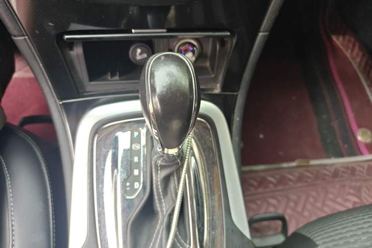 Used Buick Regal 2015 1.6T Leading Technology Model Gear Lever