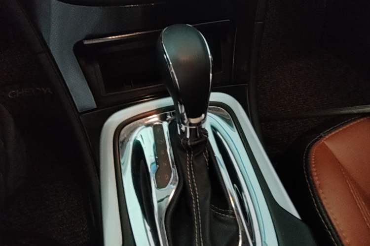 Used Buick Regal 2015 1.6T Elite Tech Model Gear Lever