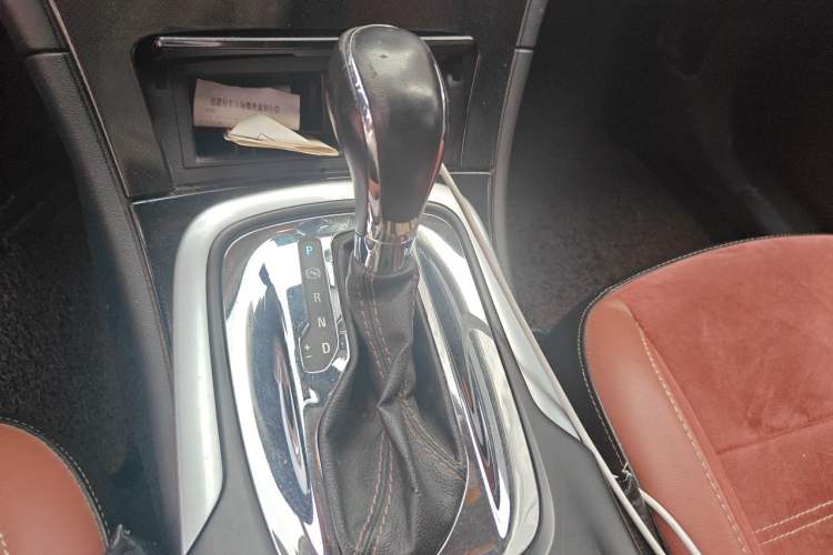 Used Buick Regal 2015 1.6T Elite Tech Model Gear Lever