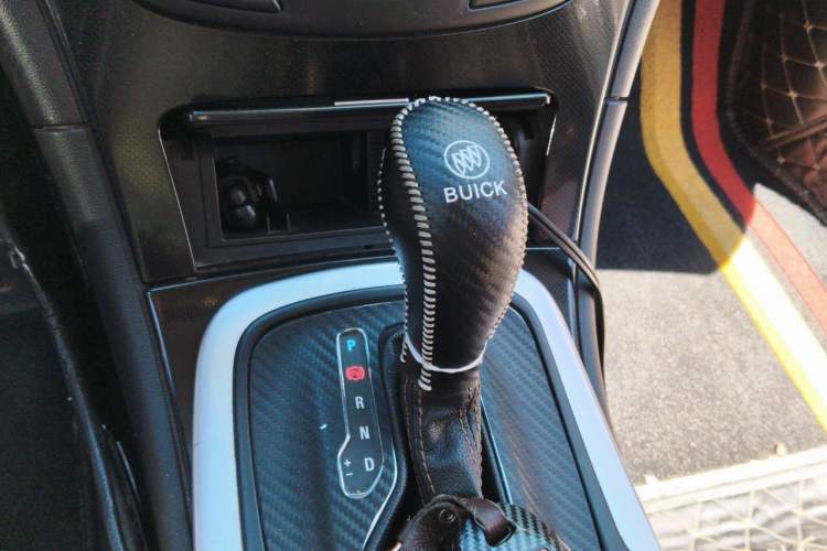 Used Buick Regal 2015 1.6T Elite Tech Model Gear Lever