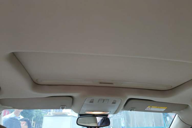 Used Buick Regal 2015 2.0L Elite Fashion Edition Headliner