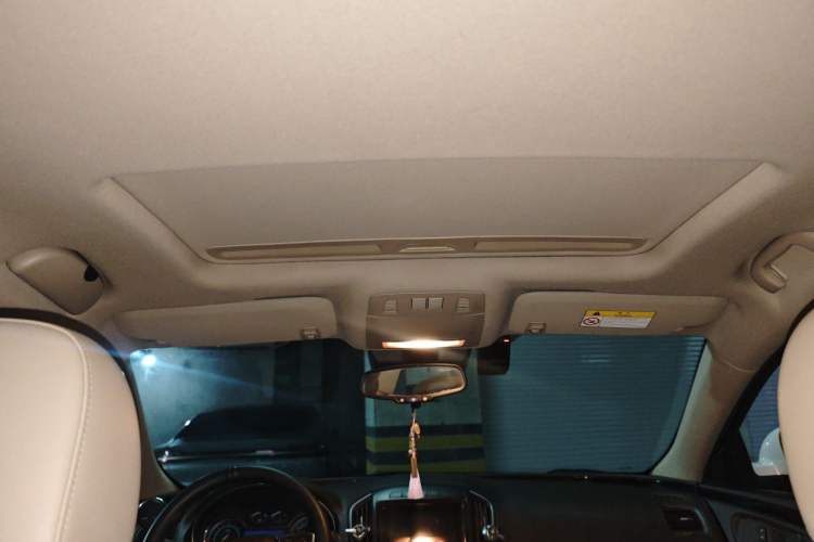 Used Buick Regal 2015 2.0L Elite Fashion Edition Headliner