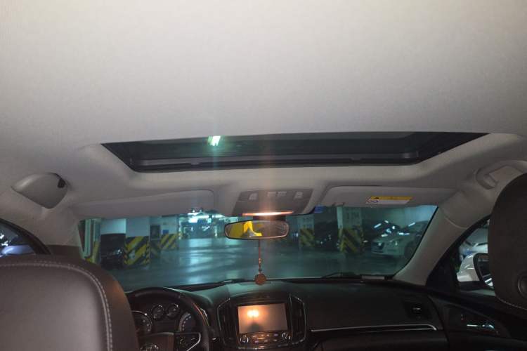 Used Buick Regal 2015 1.6T Leading Technology Model Headliner