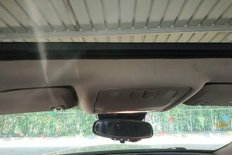 Used Buick Regal 2015 2.0L Elite Fashion Edition Headliner