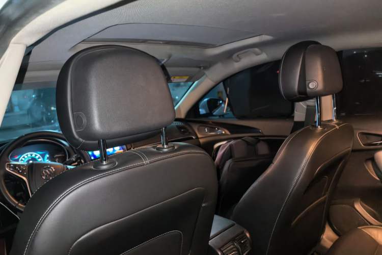 Used Buick Regal 2015 1.6T Elite Tech Model Headliner