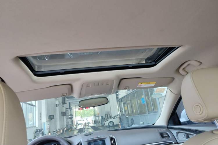 Used Buick Regal 2015 2.0L Leading Fashion Edition Headliner