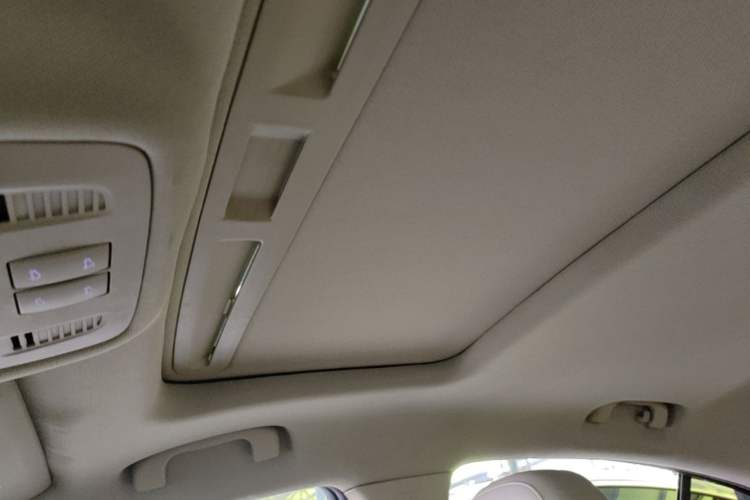Used Buick Regal 2015 2.0L Elite Fashion Edition Headliner