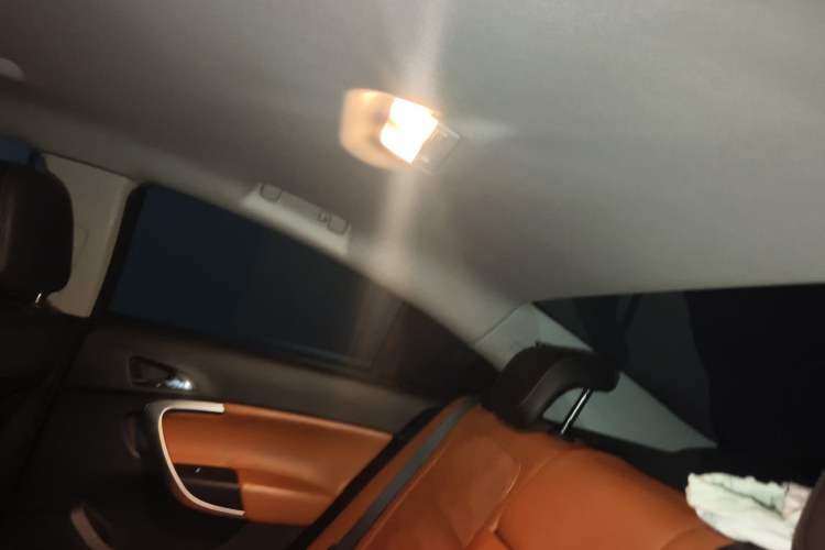 Used Buick Regal 2015 1.6T Elite Tech Model Headliner