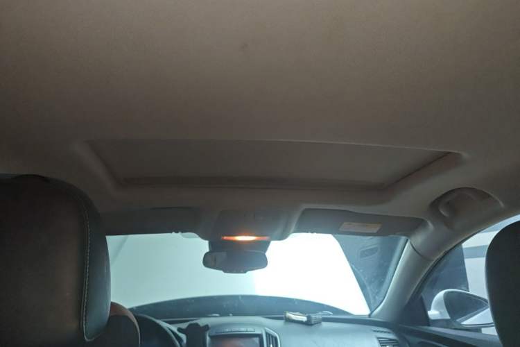 Used Buick Regal 2015 1.6T Elite Tech Model Headliner