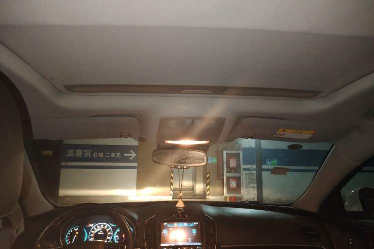 Used Buick Regal 2015 1.6T Elite Tech Model Headliner