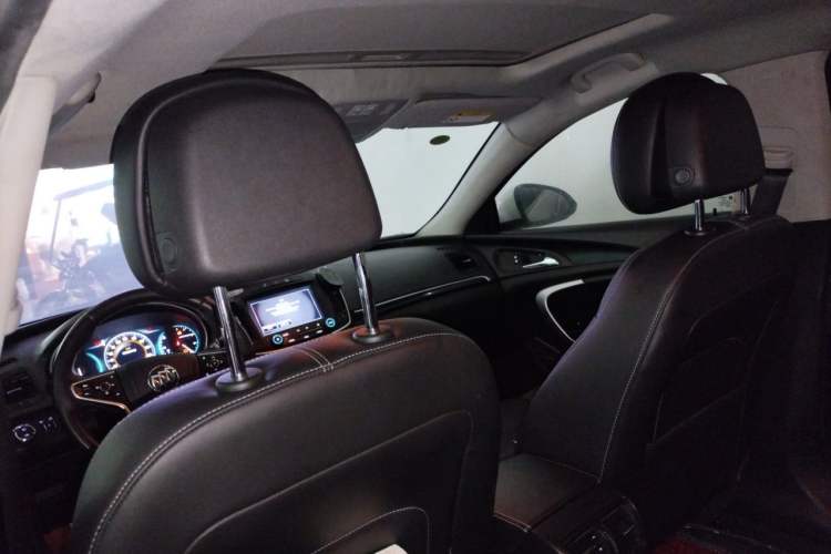 Used Buick Regal 2015 1.6T Elite Tech Model Headliner
