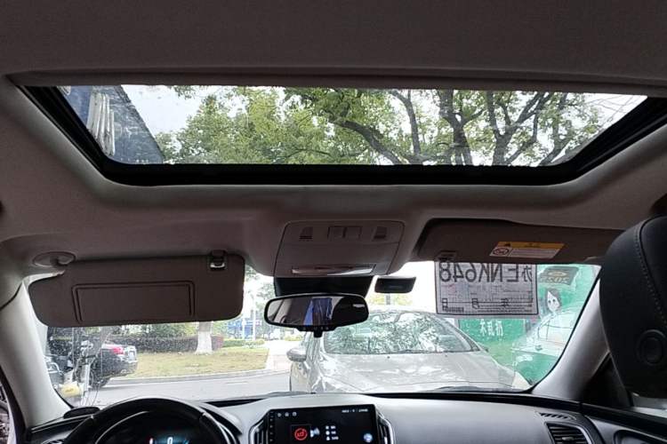 Used Buick Regal 2015 1.6T Elite Tech Model Headliner