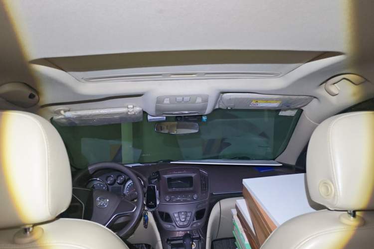 Used Buick Regal 2015 2.0L Leading Fashion Edition Headliner