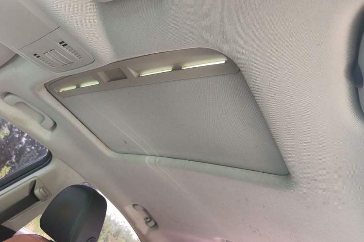 Used Buick Regal 2015 1.6T Elite Tech Model Headliner