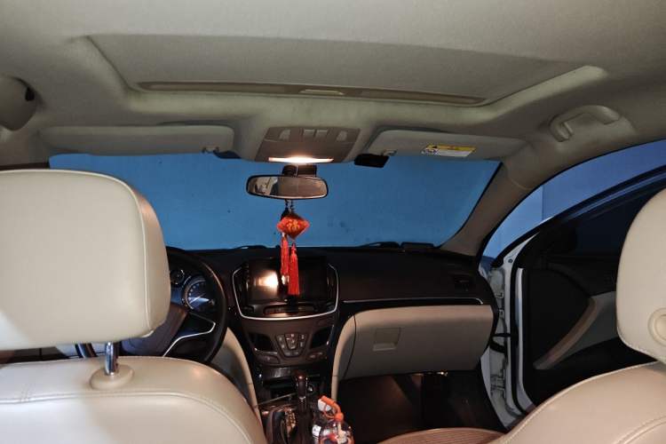 Used Buick Regal 2015 2.0L Leading Fashion Edition Headliner