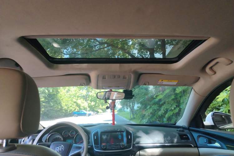 Used Buick Regal 2015 2.0L Leading Fashion Edition Headliner