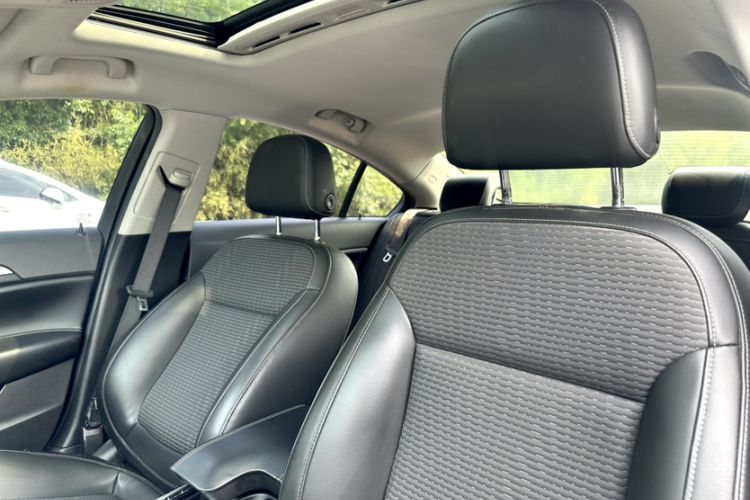 Used Buick Regal 2015 1.6T Leading Technology Model Headliner