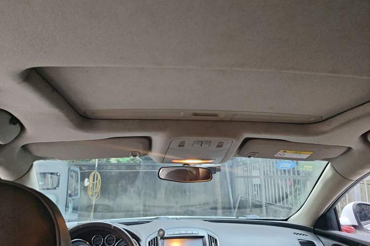 Used Buick Regal 2015 2.0L Leading Fashion Edition Headliner
