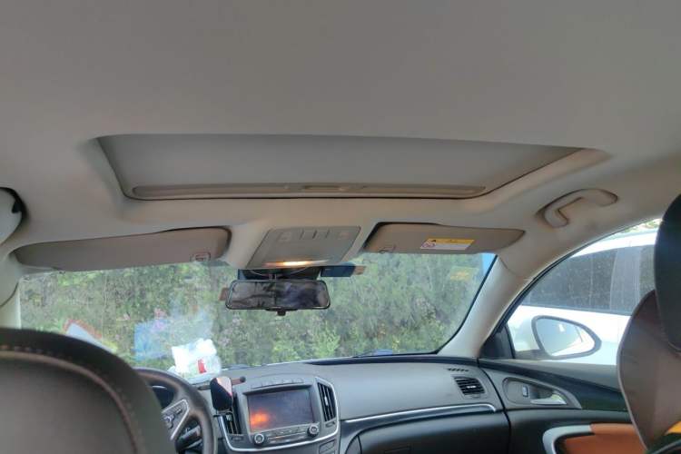 Used Buick Regal 2015 1.6T Elite Tech Model Headliner
