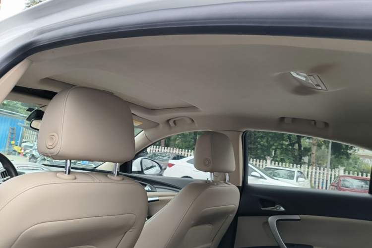 Used Buick Regal 2015 2.0L Elite Fashion Edition Headliner
